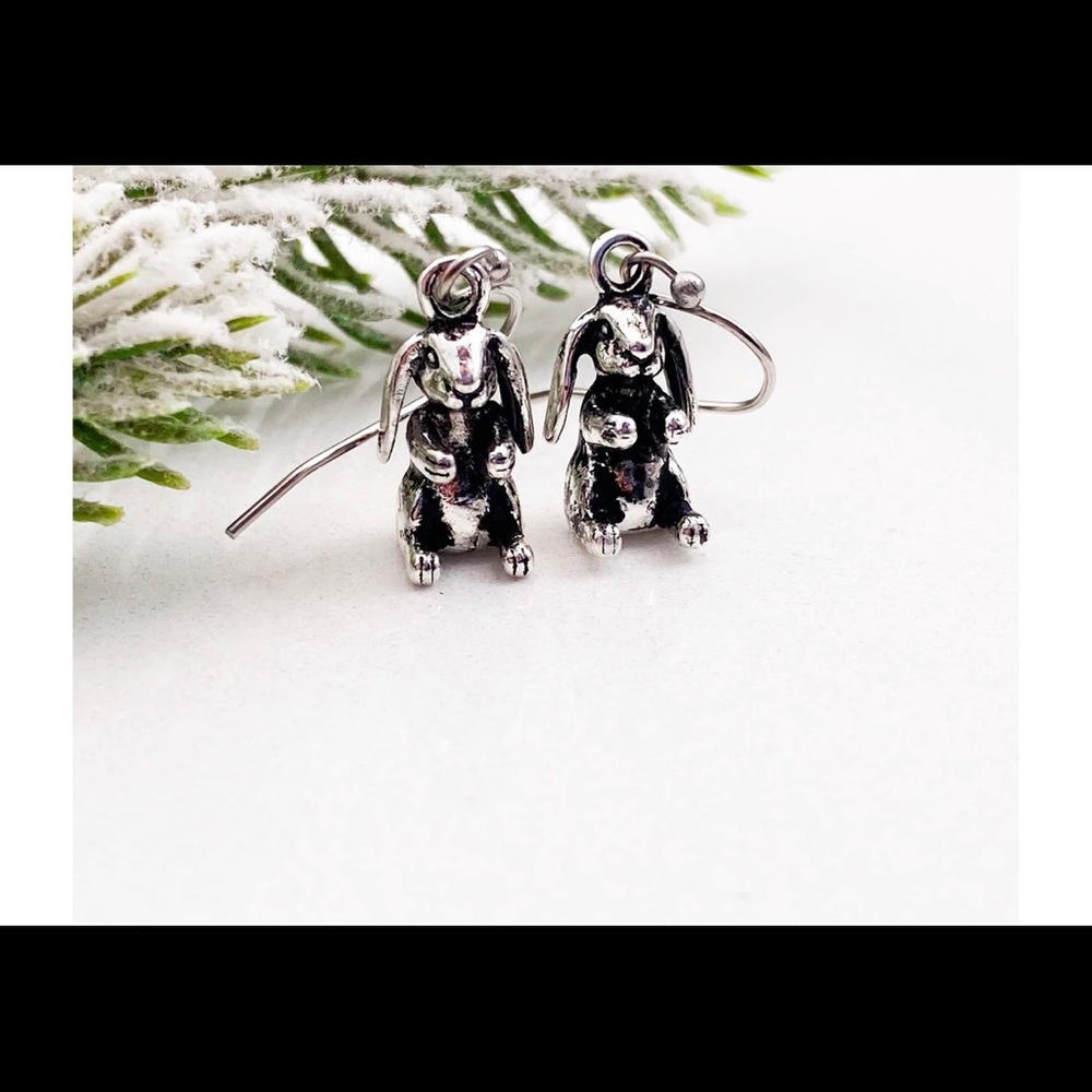 NEW Vintage Little Bunny Earrings